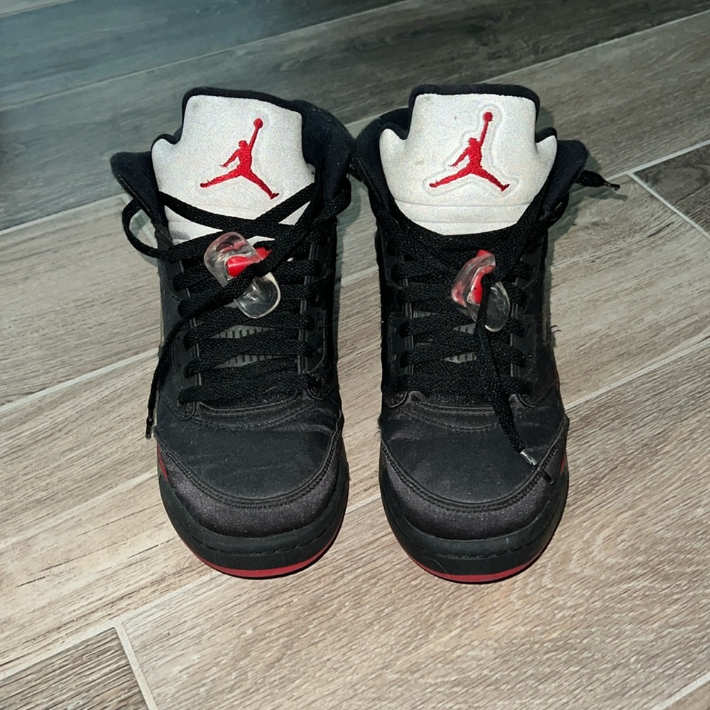 Jordan 4s youth size 6.5Y black red